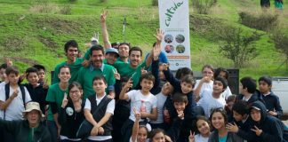 #SANTIAGO Recolectan basura para reciclar residuos y proteger vegetación en Cerro Renca