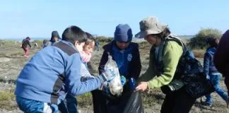 #VALPARAISO Estudiantes de Santo Domingo realizan operativo de limpieza en la Reserva El Yali