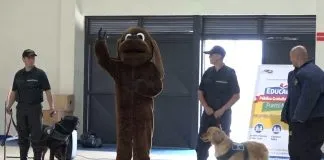 #LOSLAGOS Escolares de Puerto Montt conocieron la labor de los perros de Gendarmería