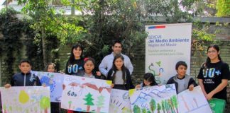 #MAULE Grupo de estudiantes comenzó a celebrar la #HoradelPlaneta a través de entretenida actividad