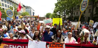 #EstadosUnidos Di Caprio lidera multitudinaria marcha por el clima y contra Trump en Washington