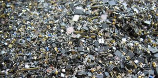 #SANTIAGO 17 colegios logran recolectar cerca de tres mil celulares y cargadores en desuso para su reciclaje