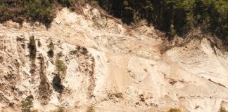 #LOSLAGOS Más de 1.500 observaciones ciudadanas se presentaron al SEA por el camino que conduce a la central Mediterráneo en Cochamó