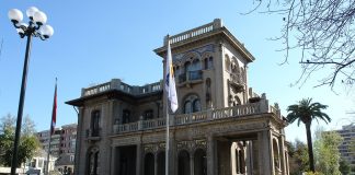 #SANTIAGO Animalistas de Providencia manifiestan rechazo a subvención municipal entregada a Federación de Criadores de Caballos