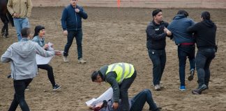 #SANTIAGO Activistas alzaron su voz por los animales en el Rodeo «Padre e Hijo» realizado en Parque Hurtado