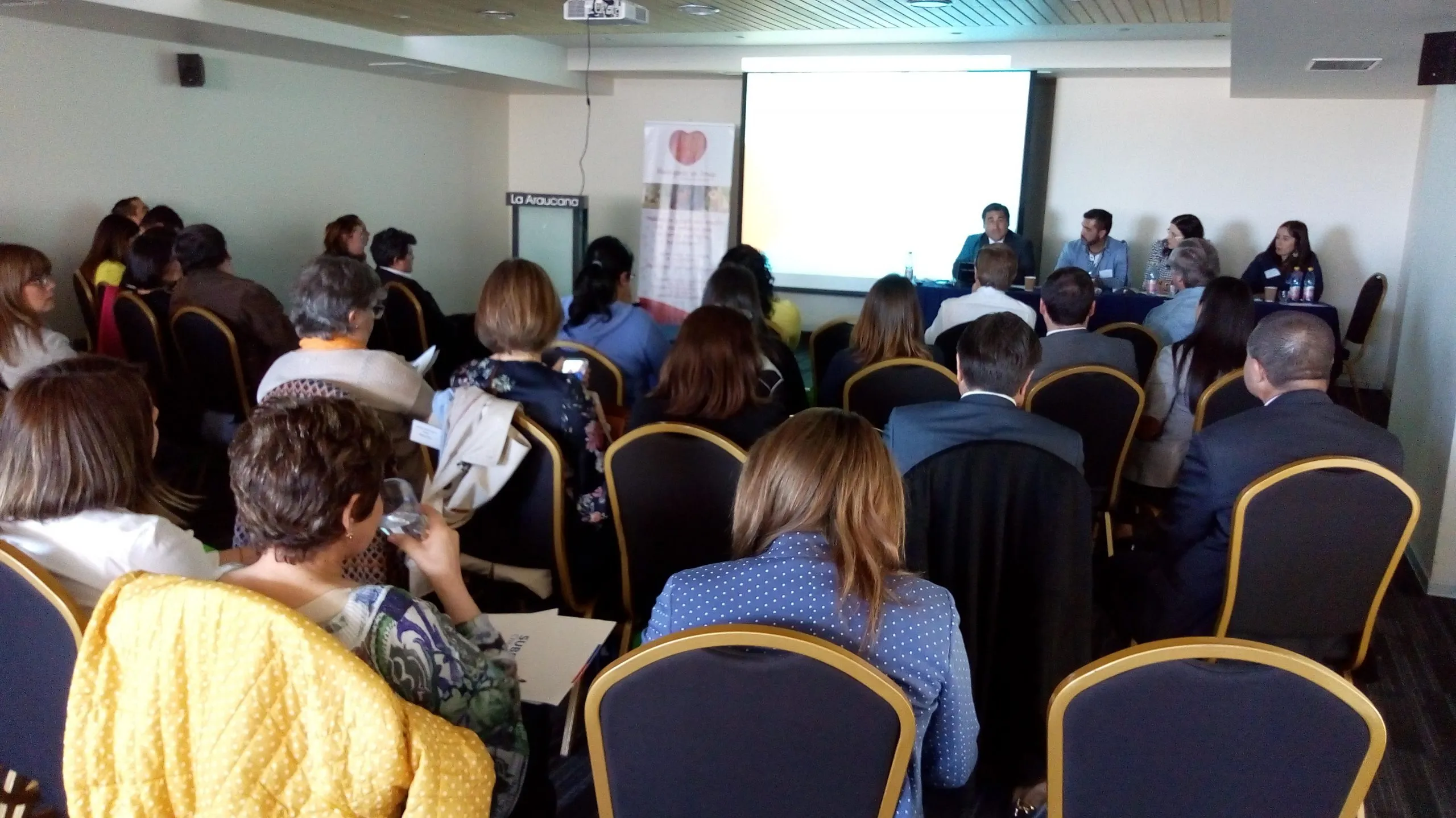 #LOSLAGOS Jueces, Veterinarios y organizaciones del mundo de la protección animal debaten en torno a la Ley de Tenencia Responsable