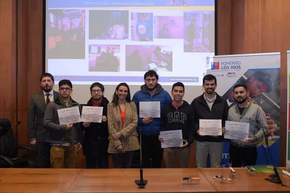 #LOSRIOS Exitoso proyecto de la UACh vinculó robótica y educación inclusiva para reciclar equipos electrónicos en desuso