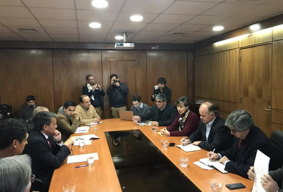 #VALPARAISO Autoridades se reúnen con Ministro de Agricultura para solicitarle urgentes medidas ante la escasez hidríca en Petorca y Putaendo