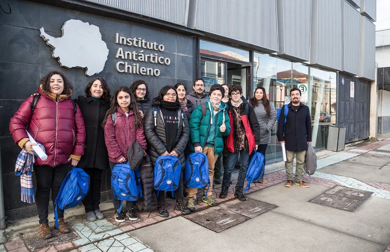 #MAGALLANES Escolares destacados de Araucanía y Biobío se aproximaron a la ciencia antártica