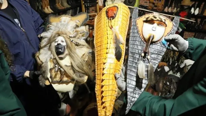 Cerca de 400 artículos decomisados hechos con animales silvestres en Bogotá. Foto: cortesía Secretaría de Ambiente