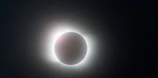 #LAARAUCANIA Científicos logran inmortalizar el Eclipse en medio de la lluvia desde Gorbea