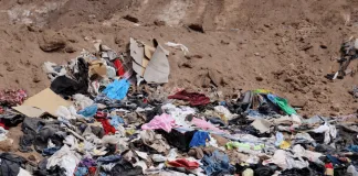 Realizan diligencias judiciales en botaderos de ropa ilegales de Alto Hospicio
