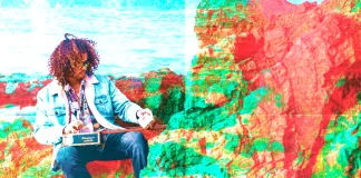 Cigarboxman: El ecoartista compensa la huella de carbono con su música