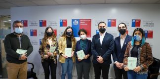 Ministra de Medio Ambiente recibe declaración oficial de jóvenes chilenos sobre el Cambio Climático