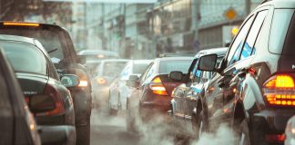 ¿Sabe usted lo que contamina su vehículo? Bencina y diésel, ambos bajo la lupa