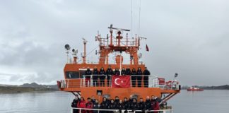 Delegación de estudiantes de Turquía conoció el quehacer de la ciencia chilena en el Continente Blanco