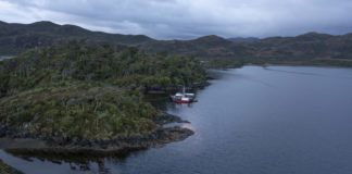 Gira de estreno documental “Corazón Salado”, referente a la Reserva Nacional Kawésqar, partió en Punta Arenas