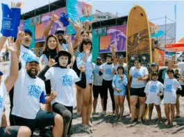 Jóvenes de Arica combaten la contaminación por plástico en el mar