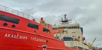 Por 70 días chilena circunnavegará la Antártica a bordo de rompehielos científico