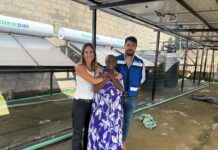 La historia de los chilenos que llevaron agua potable y energía solar a uno de los barrios más vulnerables de Kenia