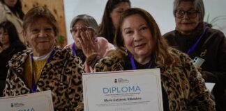 Experiencia destacable: Certifican a 12 personas de la tercera edad como monitores promotores de la tenencia responsable en Villa Alemana